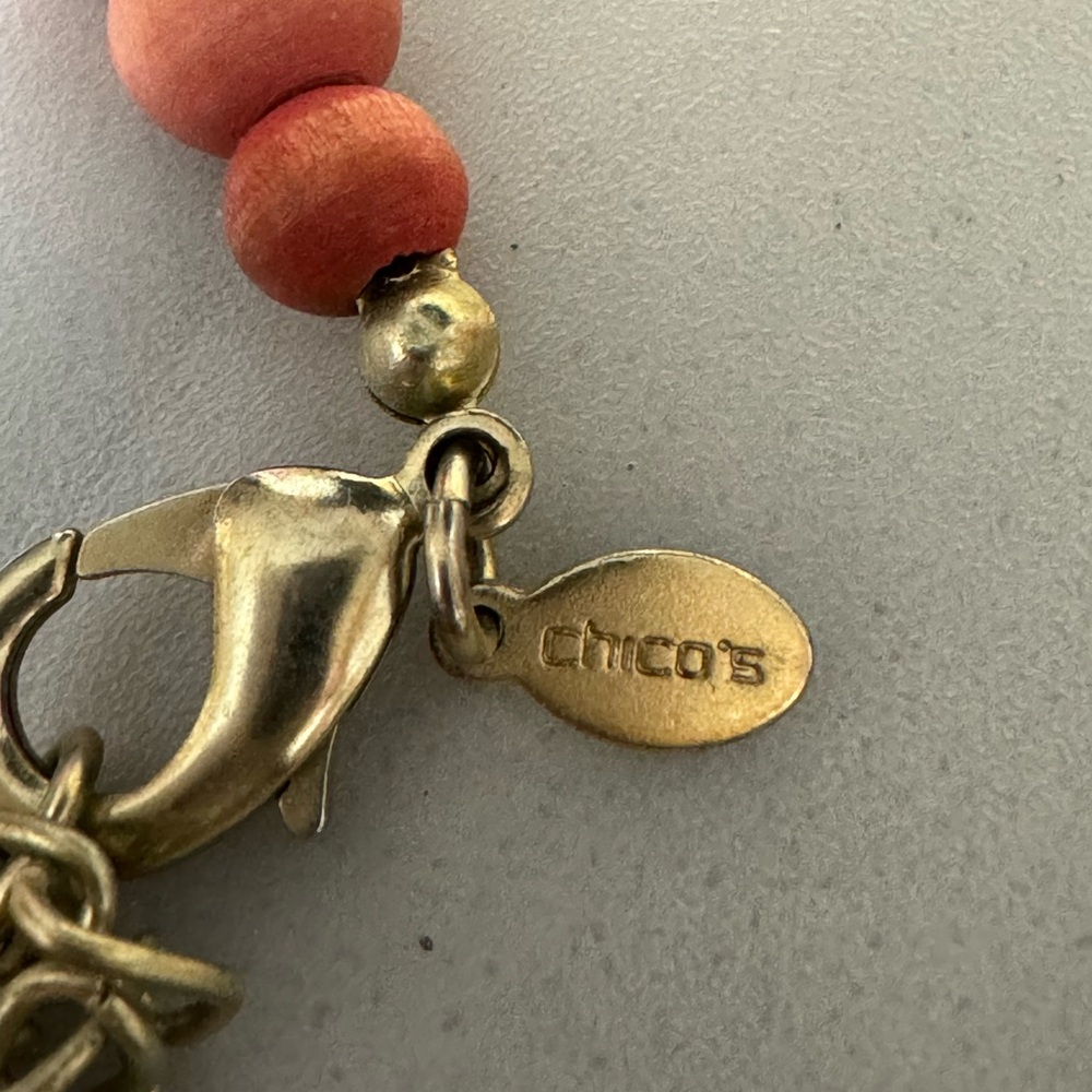 Chico’s Layered Salmon, Cream, Peach & Gold Wooden Beaded Charm Short Necklace - Picture 4 of 4
